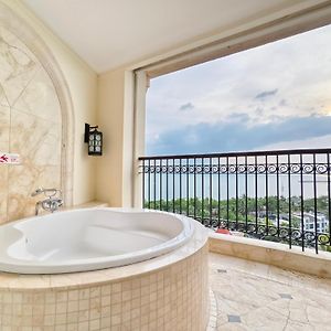 Standard Top floor King Room
